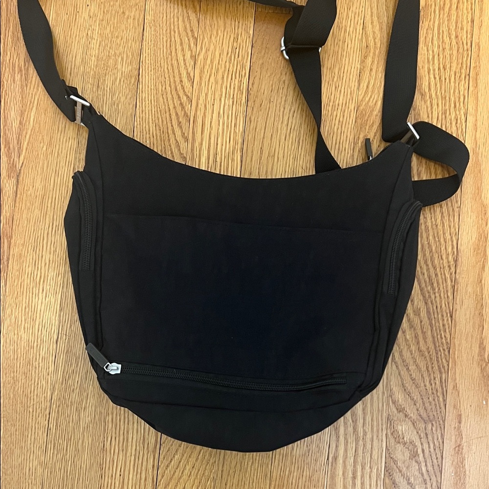 Biaggi On the Go Hobo and Zip Safe travel bag - Picture 3 of 11